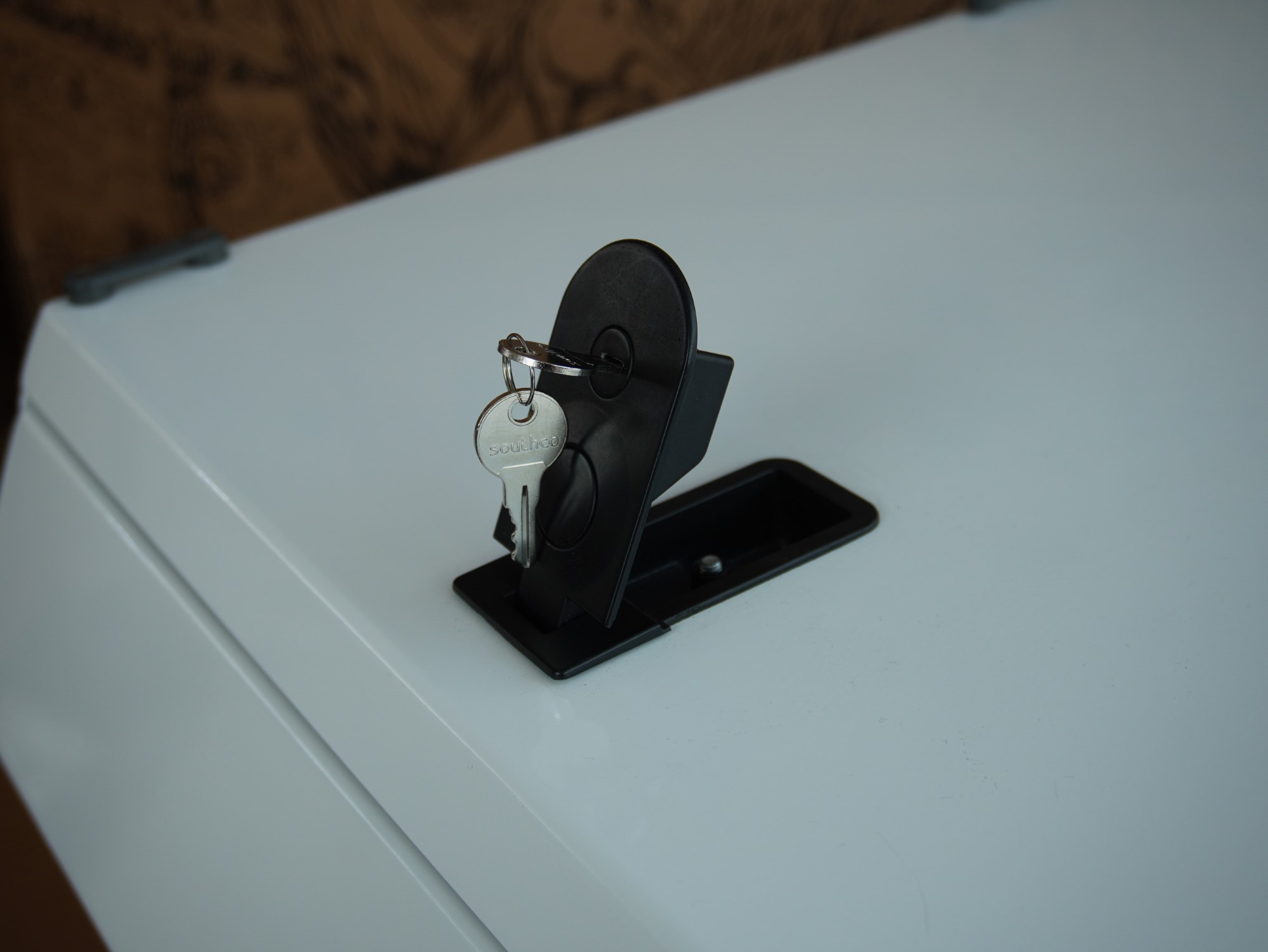 Classic Box L | weiß mit Klappschloss - gebraucht | (Angebots-Nr. 12223) – Bild 7