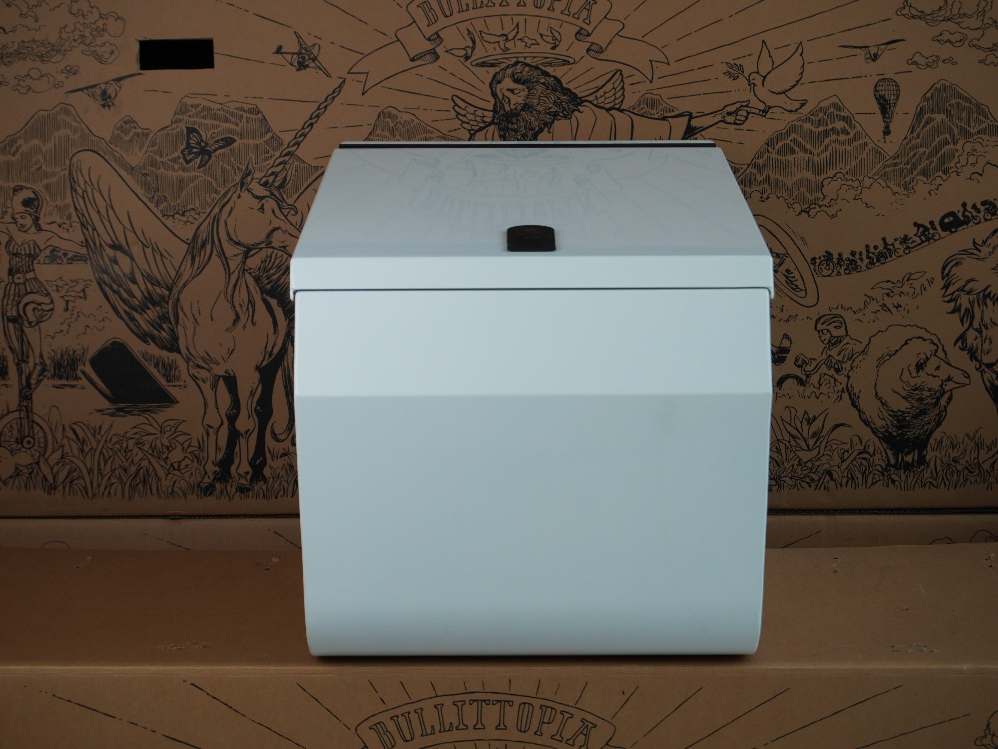 Classic Box M | weiß mit Klappschloss - gebraucht | (Angebots-Nr. 12239) – Bild 3